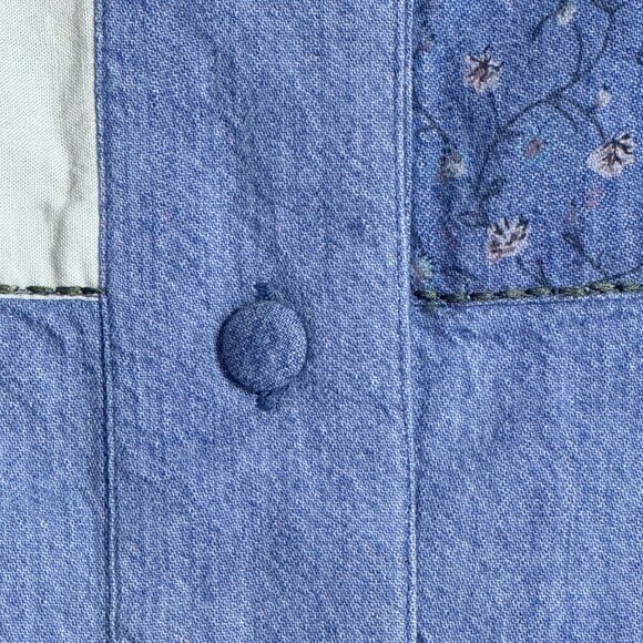 TWO TWENTY Top Womens M Blue Patchwork Short Sleeve Button Embroidered Floral - Picture 8 of 8